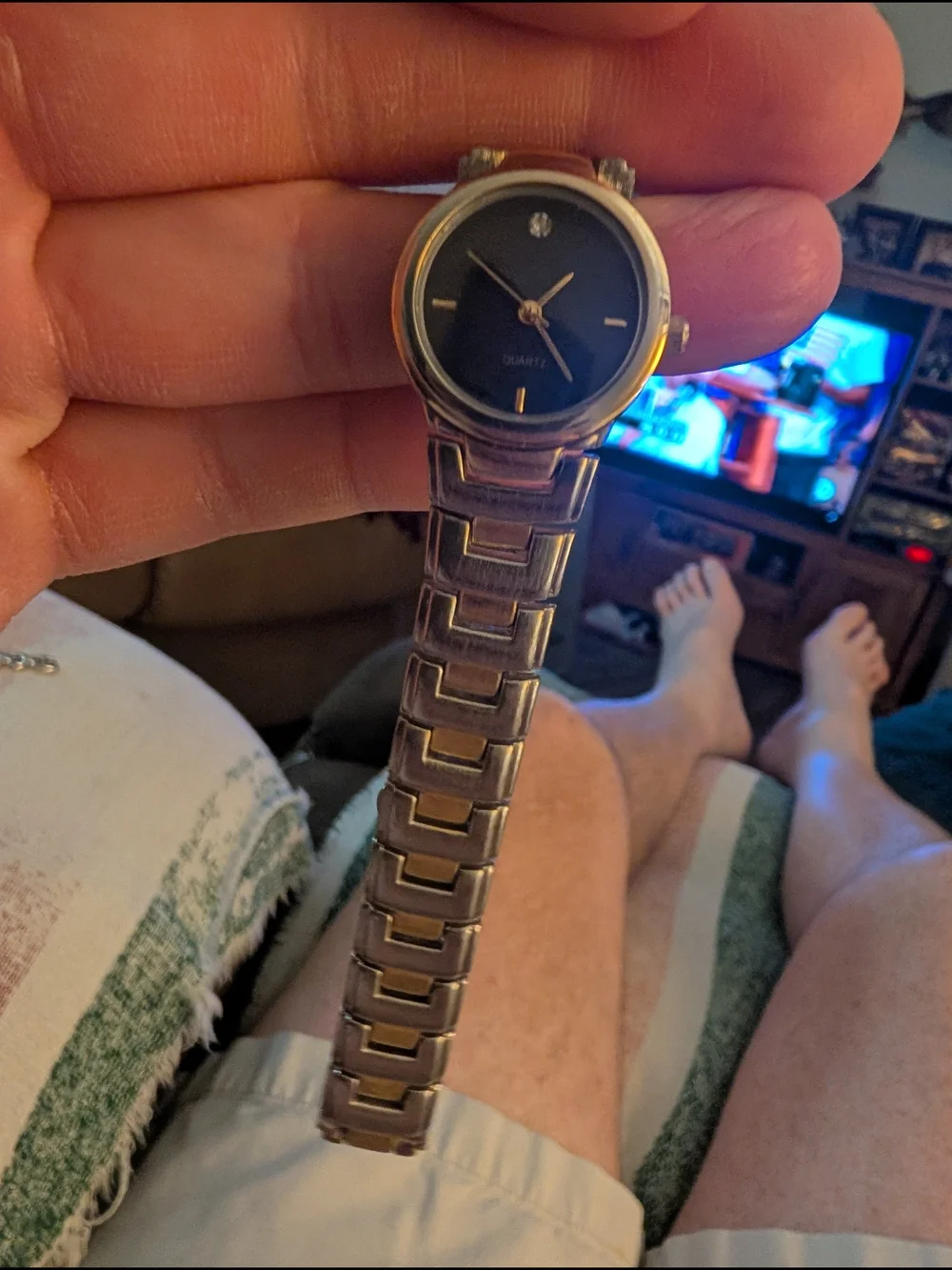 Vintage Quartz Movement Ladies Watch With Brand New Battery In It